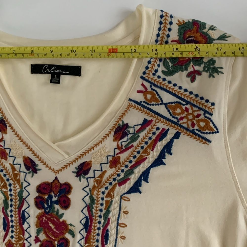 Calessa Embroidered Cream Women's Top Tunic V-Neck Long Sleeve Size L - Picture 3 of 11